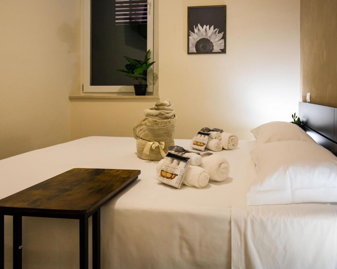 Essential Rooms กัมโปบัสโซ ภายนอก รูปภาพ