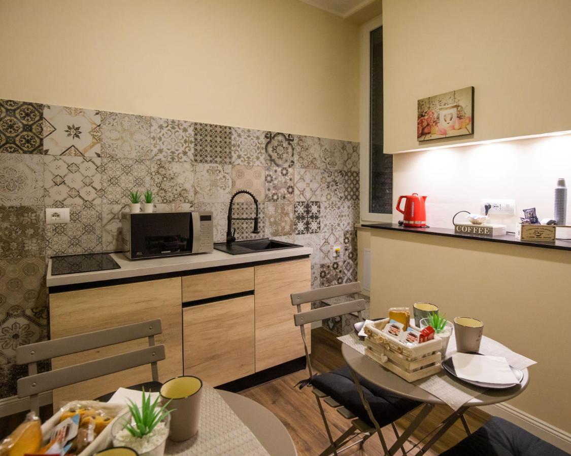 Essential Rooms กัมโปบัสโซ ภายนอก รูปภาพ